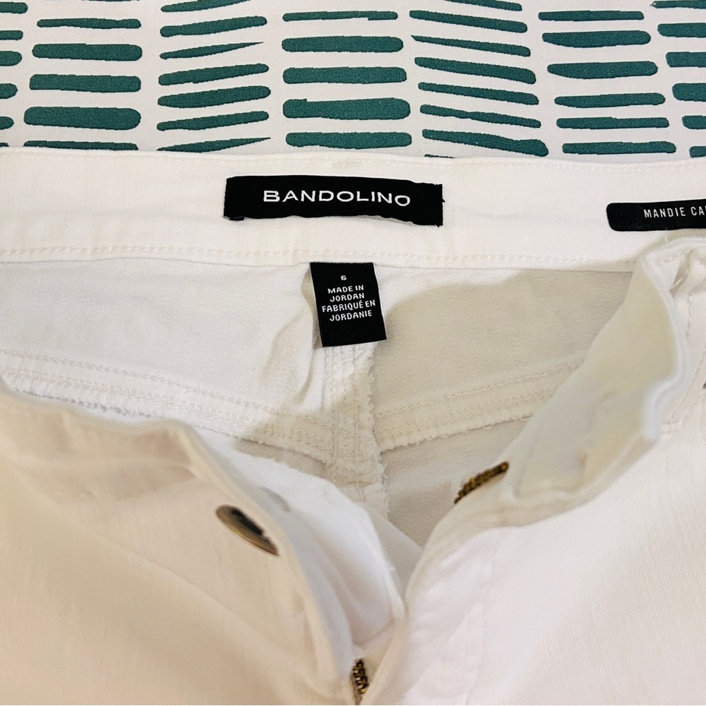 Bandolino Mandie White Capri Jeans – Clean Summer Classic - Picture 2 of 6